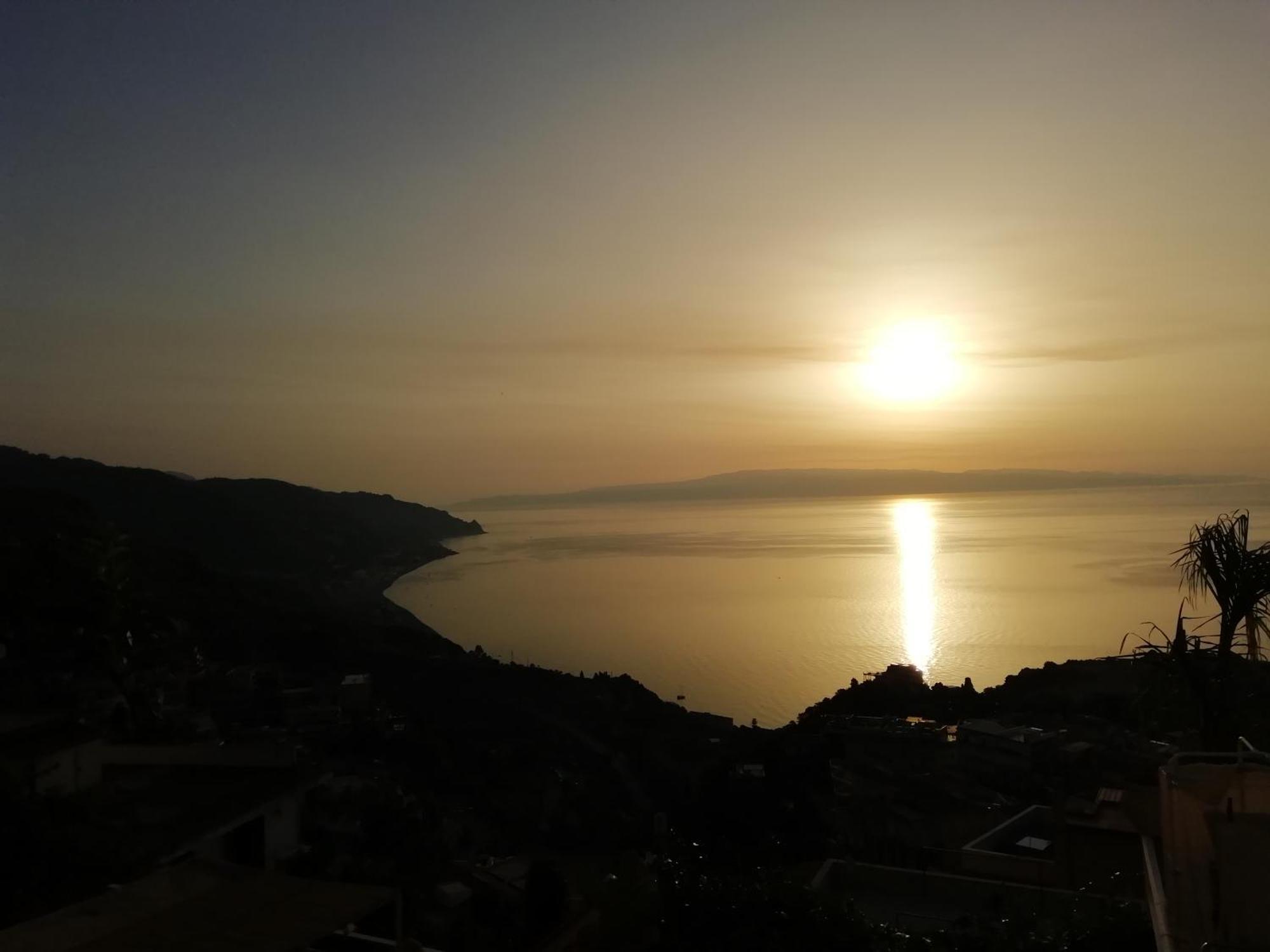 Villa Johnny And Mary'S House Breathtaking View 타오르미나 객실 사진